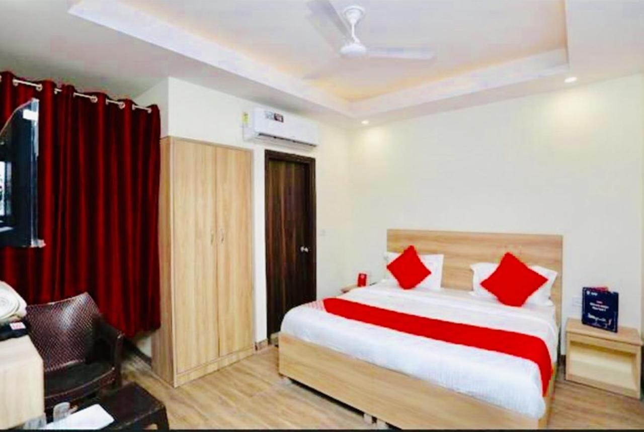 Airport Hotel Golden Bliss Near Delhi Airport New Delhi Extérieur photo